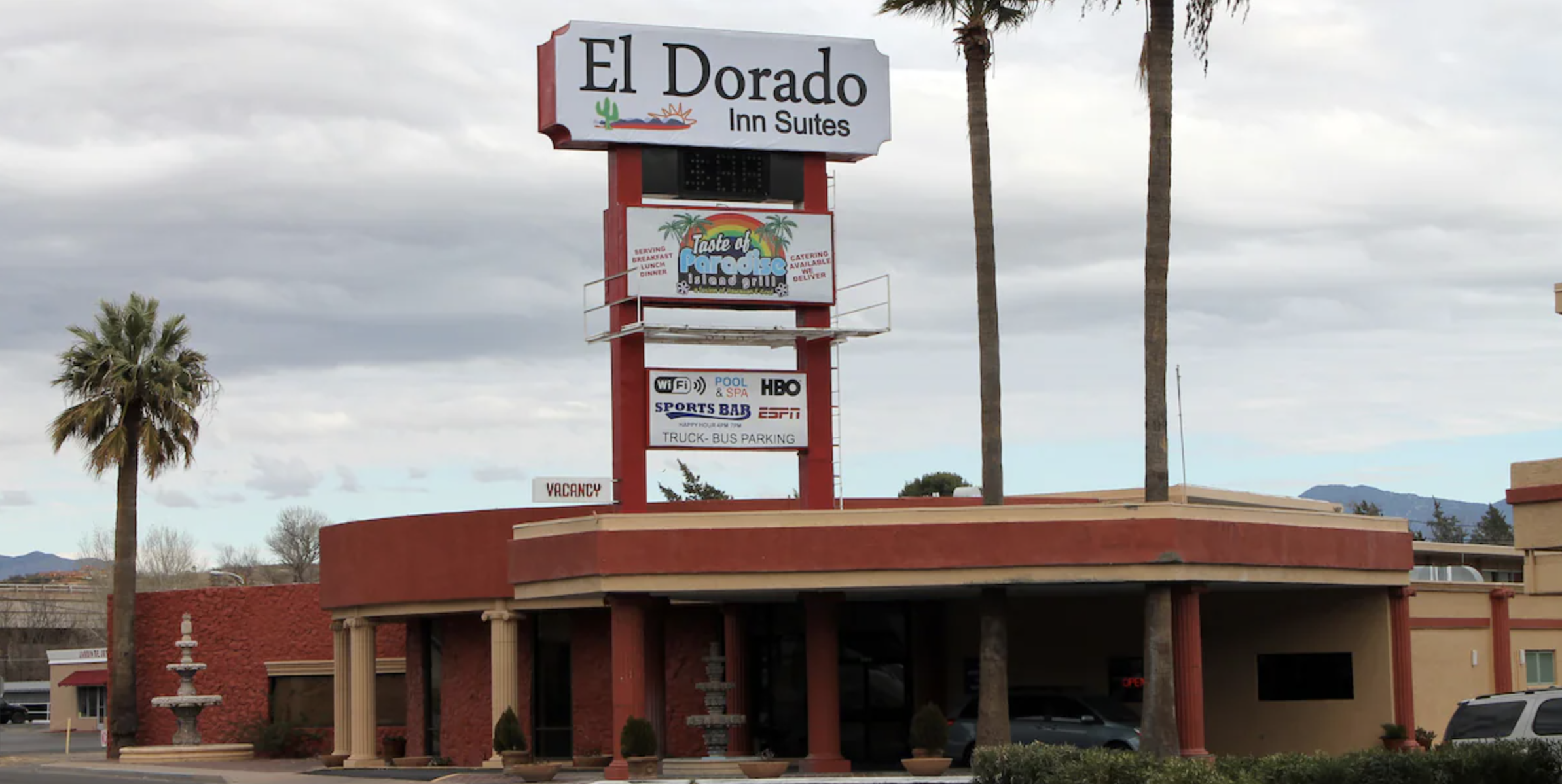 Letrero exterior de El Dorado Inn Suites en Nogales, Arizona